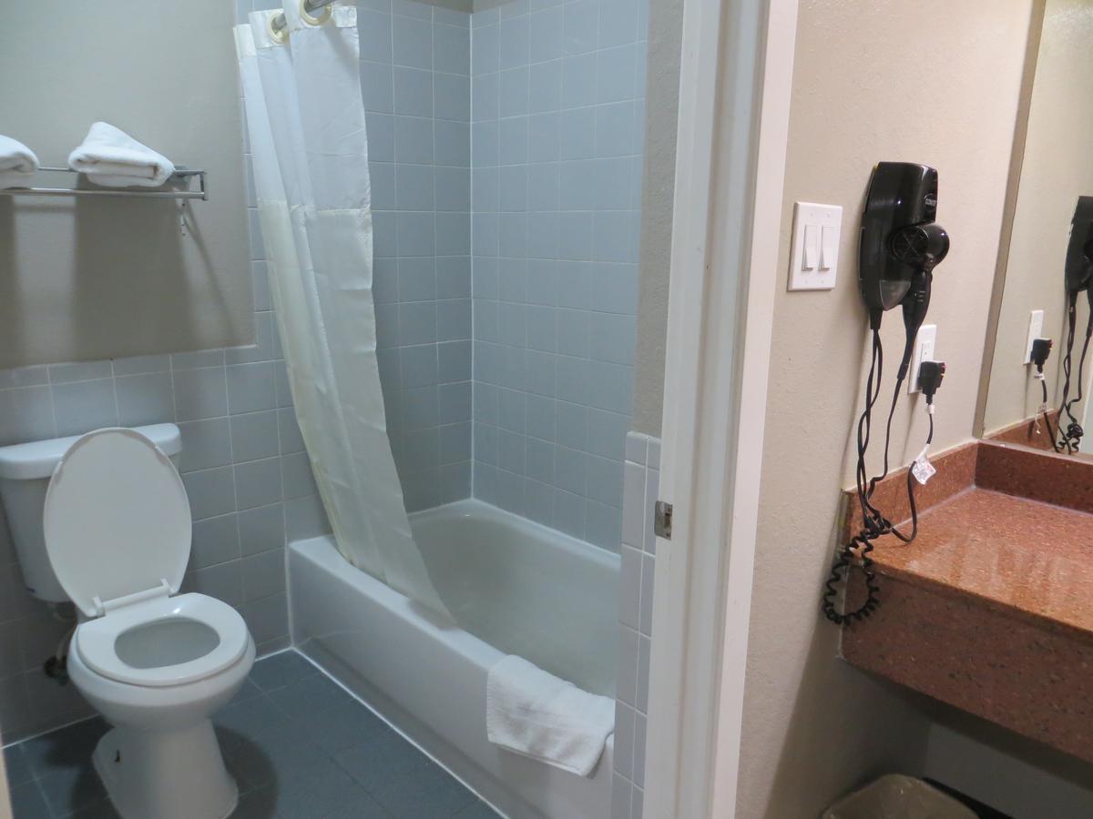 יוסטון Regency Suites Iah Beltway 8 מראה חיצוני תמונה